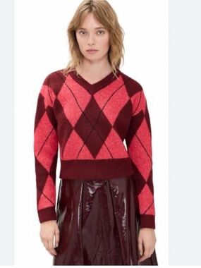 Cropped V-Neck Argyle Sweater in Pink and Burgundy